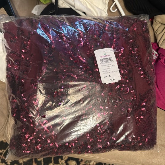 Windsor Amaya burgundy sequin dress size 9 - Picture 6 of 7